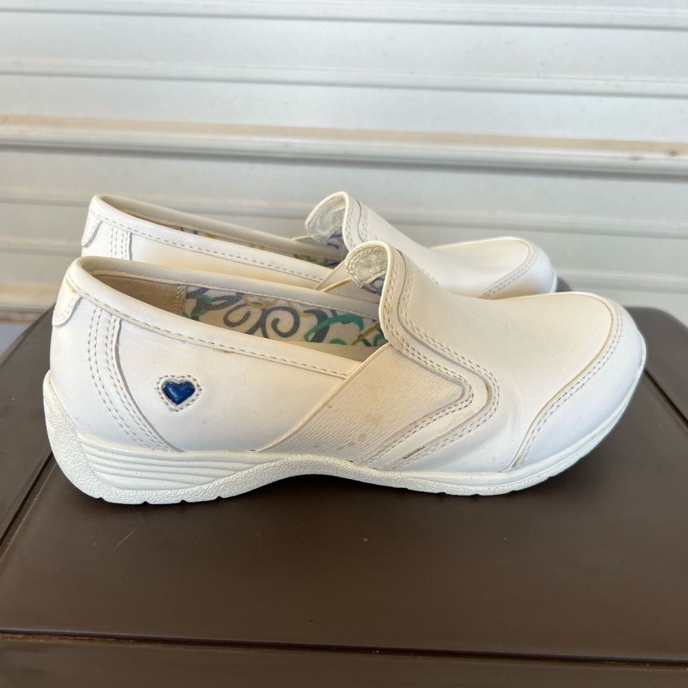 Nurse Mates White Pillowtop Slip-Ons - Picture 3 of 6